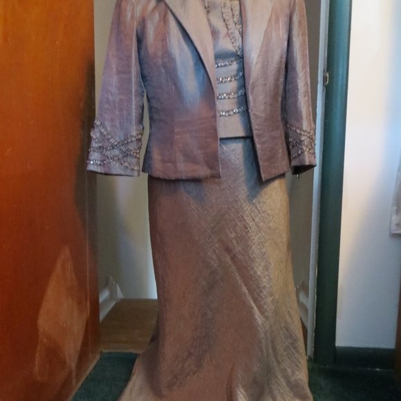 David's  Bridal Mother of Bride/Groom Size 16 Gown - Picture 1 of 16